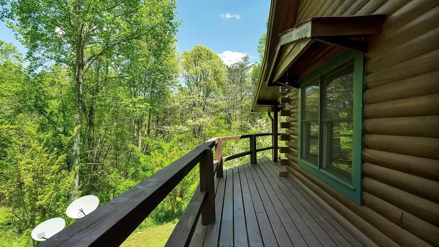 Log Cabin For Sale in Tennessee -147 Blalock Dr, Turtletown, TN 37391