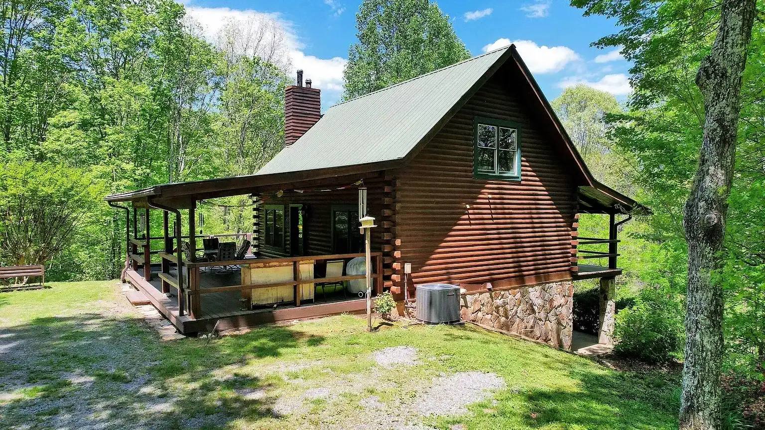Log Cabin For Sale in Tennessee -147 Blalock Dr, Turtletown, TN 37391