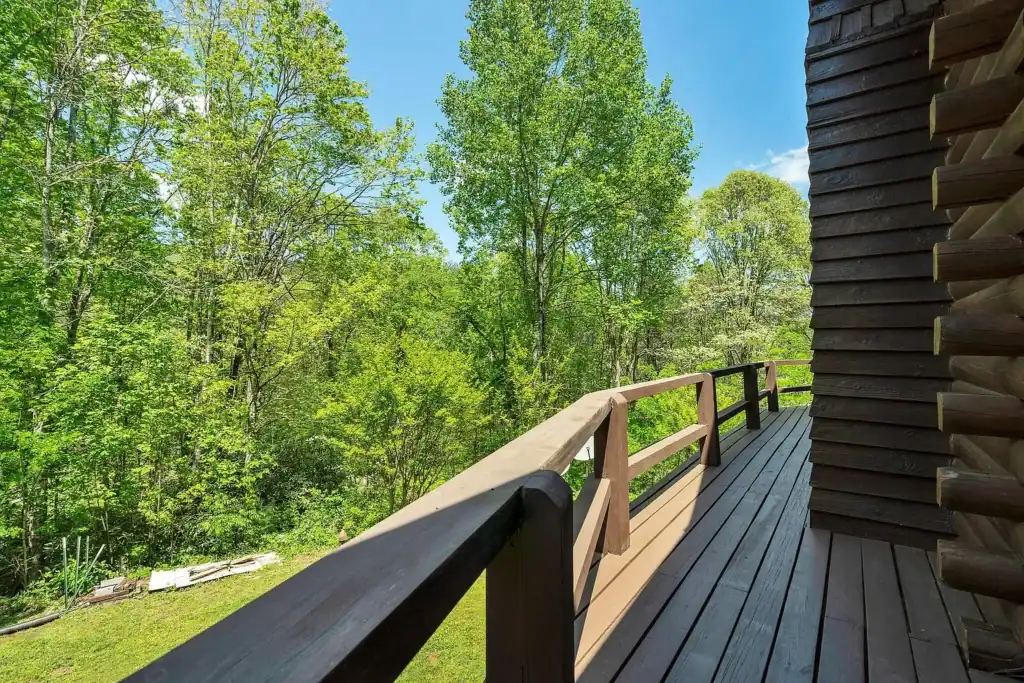 Log Cabin For Sale in Tennessee -147 Blalock Dr, Turtletown, TN 37391
