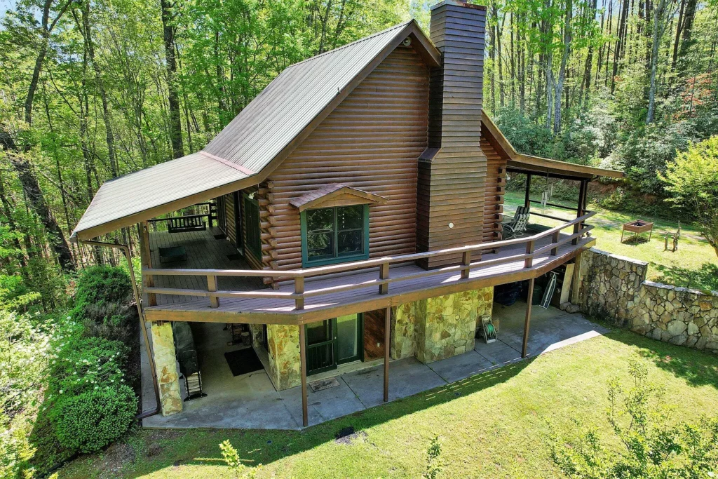 Log Cabin For Sale in Tennessee -147 Blalock Dr, Turtletown, TN 37391