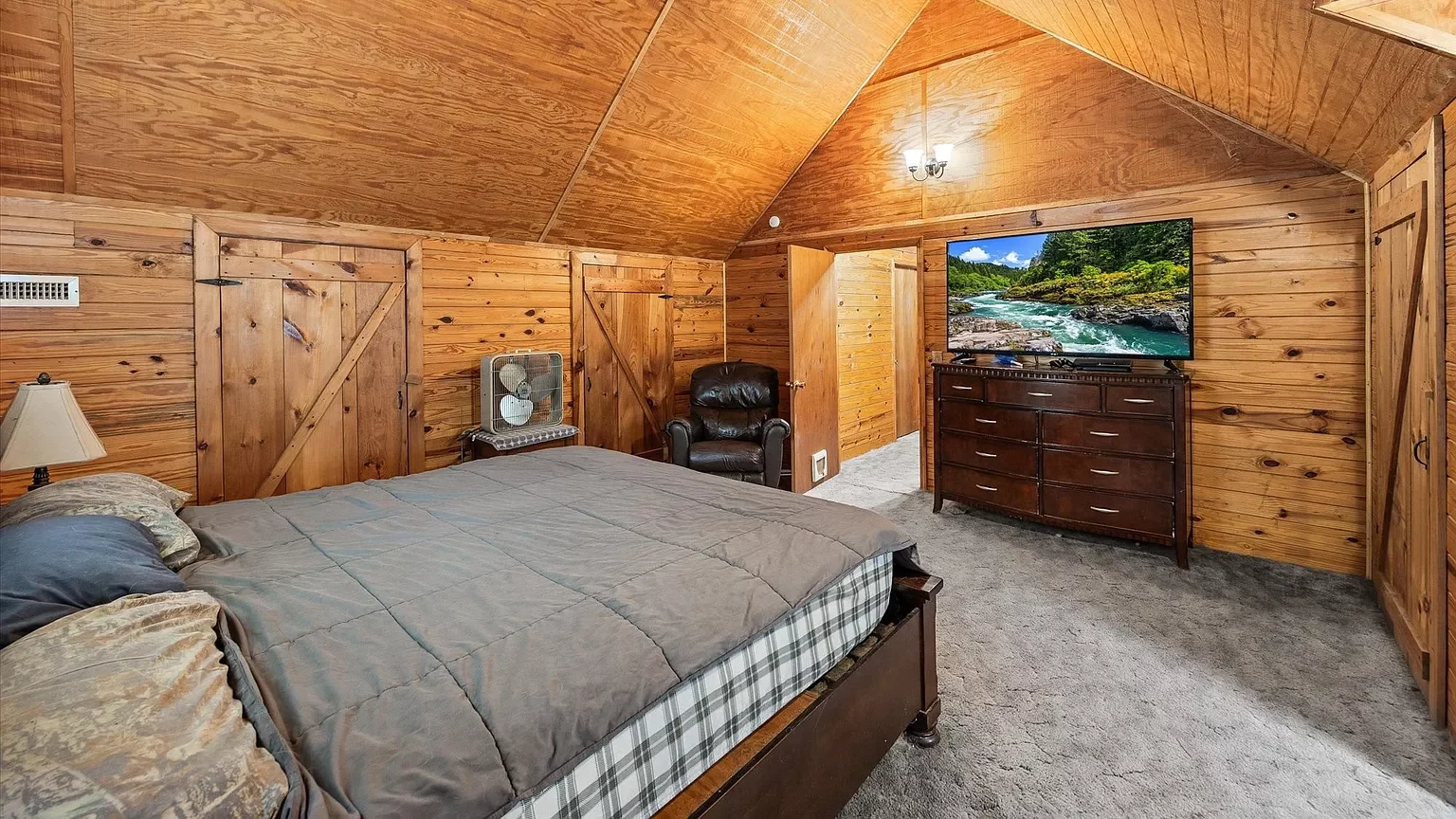 Log Cabin For Sale in Tennessee with Land 193 Horseshoe Bend Ln, Elmwood, TN 38560