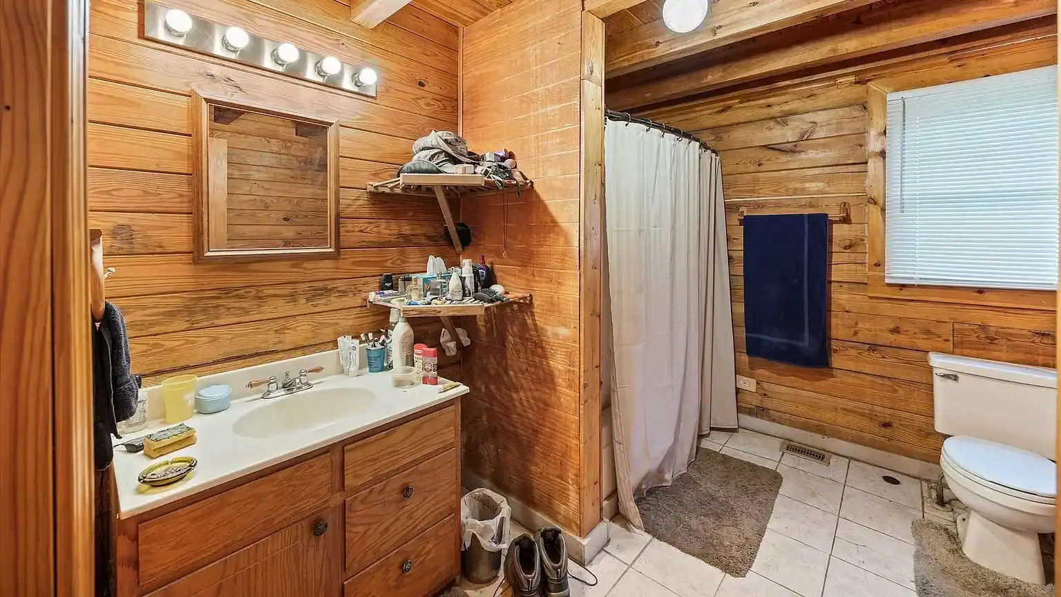 Log Cabin For Sale in Tennessee with Land 193 Horseshoe Bend Ln, Elmwood, TN 38560