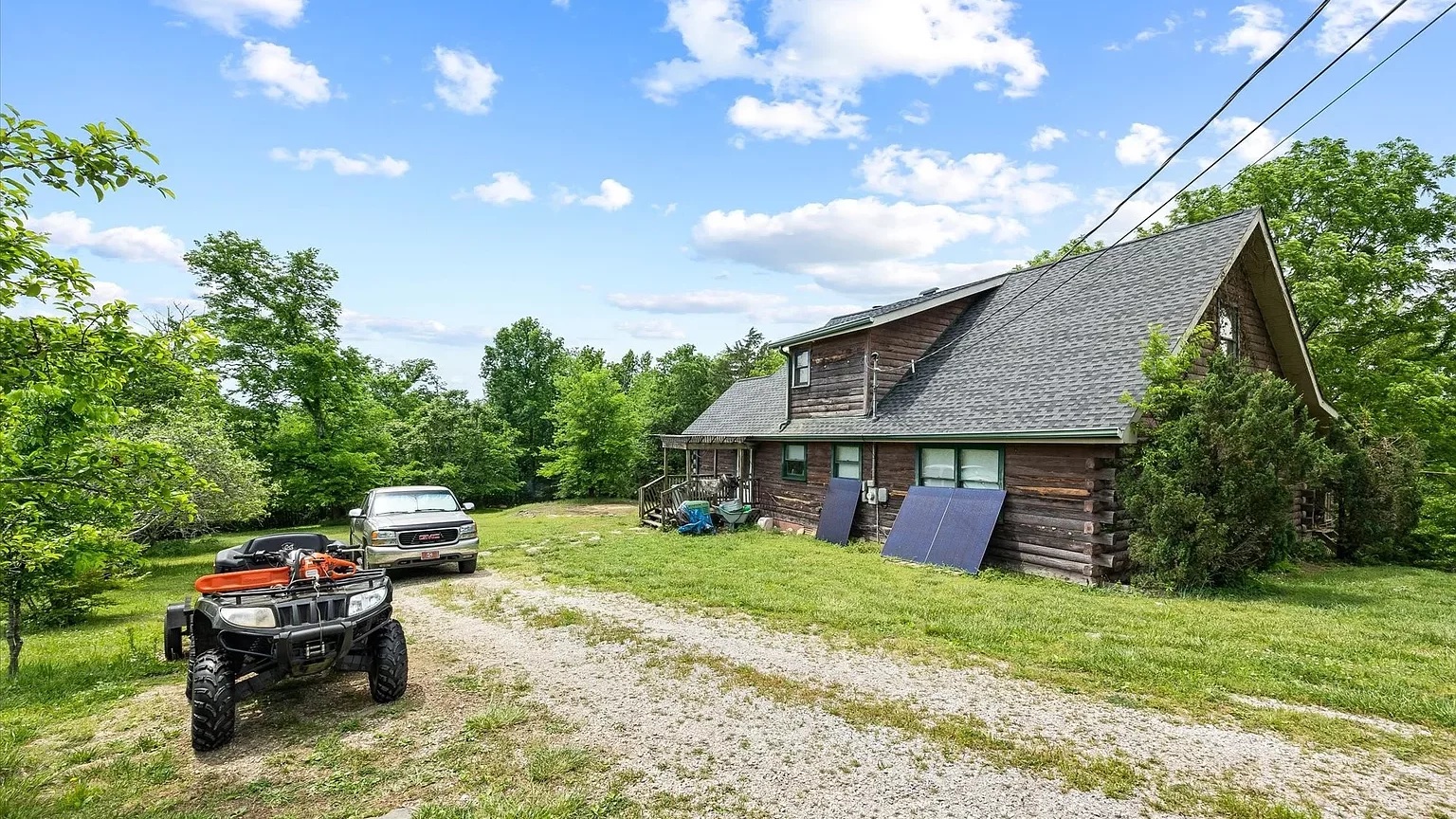 Log Cabin For Sale in Tennessee with Land 193 Horseshoe Bend Ln, Elmwood, TN 38560