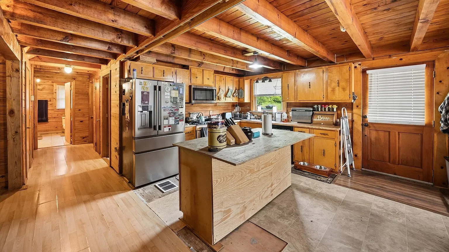 Log Cabin For Sale in Tennessee with Land 193 Horseshoe Bend Ln, Elmwood, TN 38560