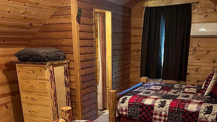 Log cabin for sale in Illinois 15033 Ray Rd, Rushville, IL 62681