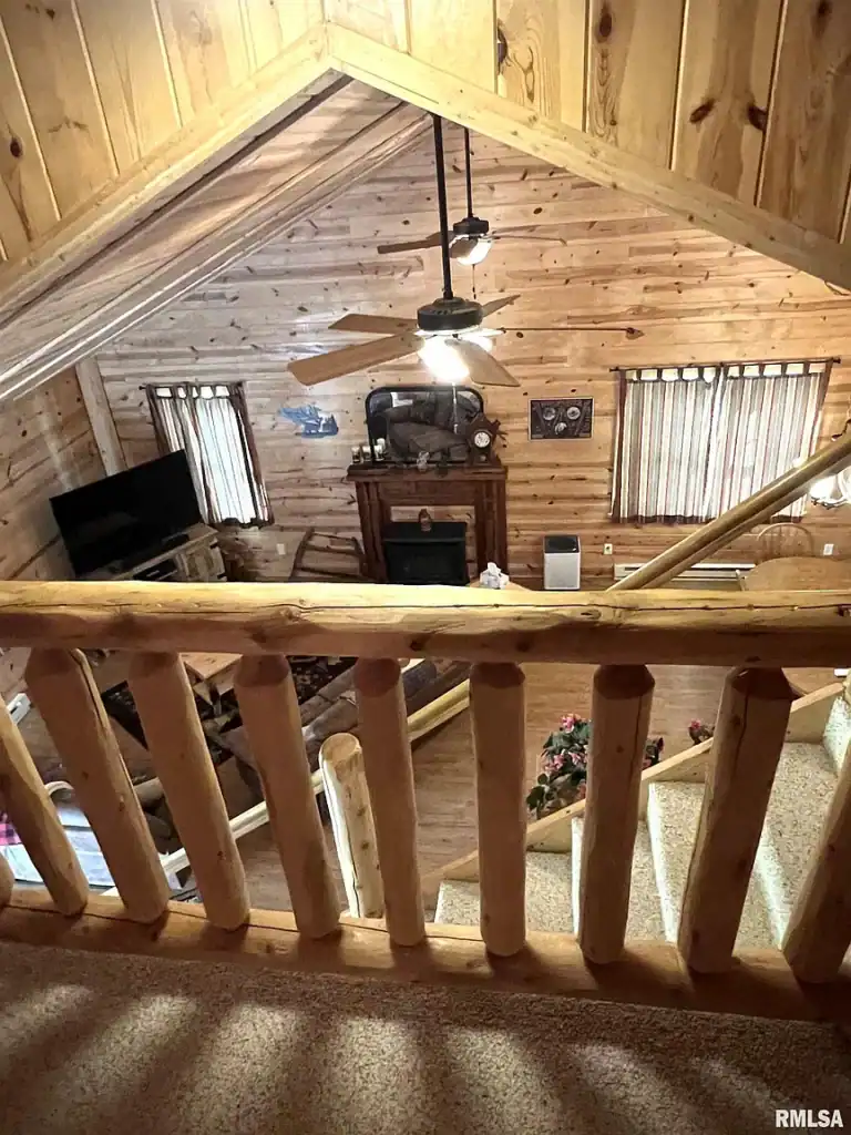 Log cabin for sale in Illinois 15033 Ray Rd, Rushville, IL 62681