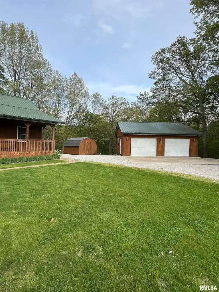 Log cabin for sale in Illinois 15033 Ray Rd, Rushville, IL 62681