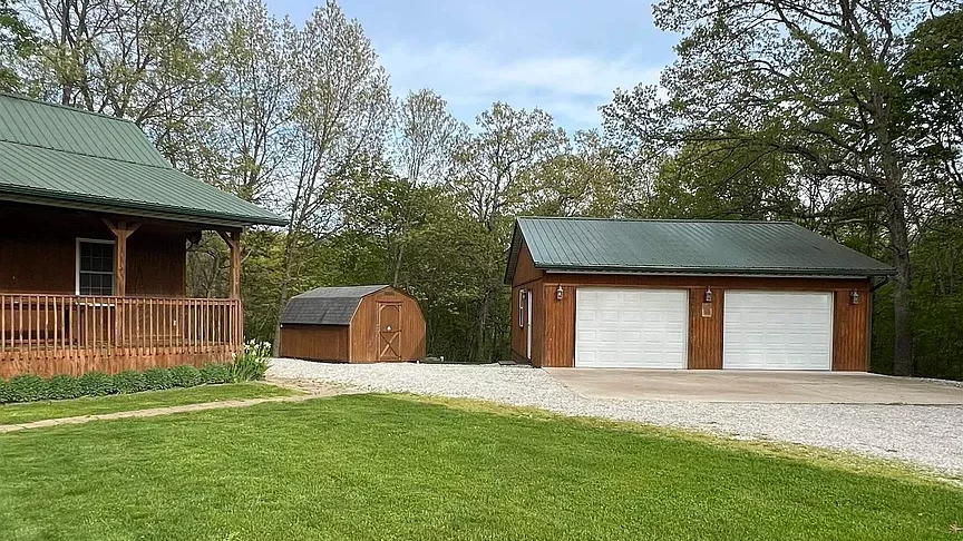 Log cabin for sale in Illinois 15033 Ray Rd, Rushville, IL 62681