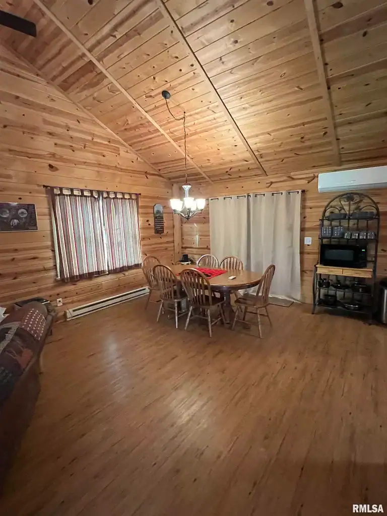 Log cabin for sale in Illinois 15033 Ray Rd, Rushville, IL 62681