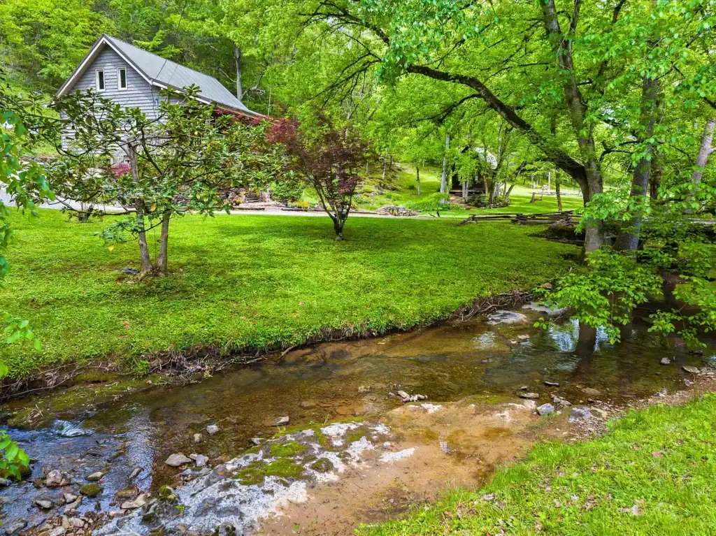 Timber Frame cabin for sale by the creek on 20 acres in Sneedville Tennessee 477 Stoney Fork Rd, Sneedville, TN 37869 Jessee Cook Your Local East Tennessee realtor