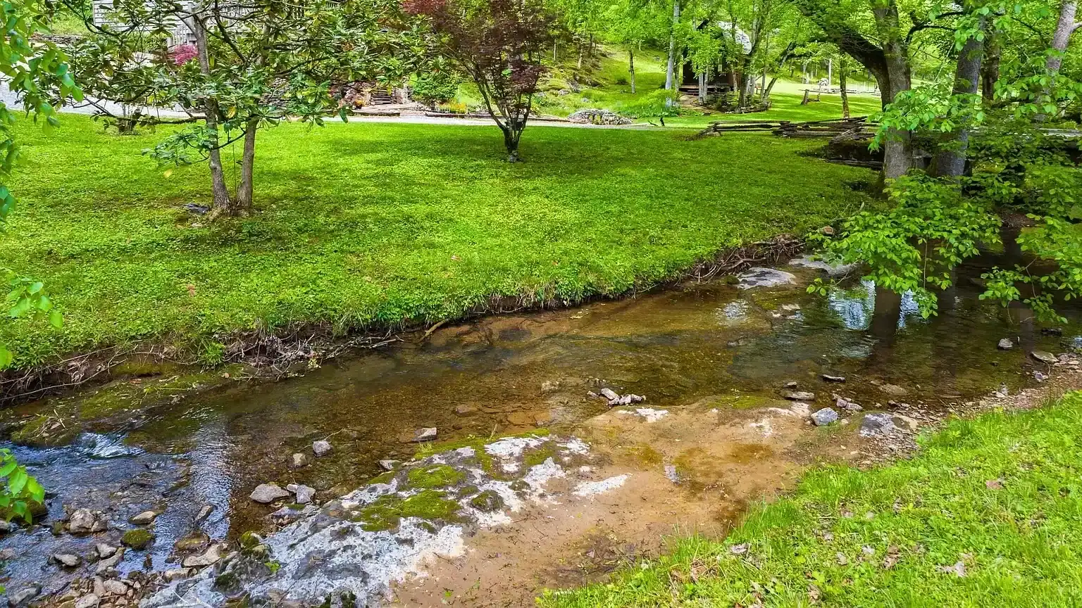 Timber Frame cabin for sale by the creek on 20 acres in Sneedville Tennessee 477 Stoney Fork Rd, Sneedville, TN 37869 Jessee Cook Your Local East Tennessee realtor