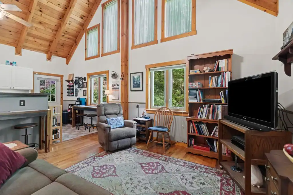 Timber Frame cabin for sale by the creek on 20 acres in Sneedville Tennessee 477 Stoney Fork Rd, Sneedville, TN 37869 Jessee Cook Your Local East Tennessee realtor